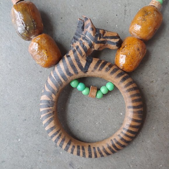 Handmade Brown and Green Wooden Bead Zebra Glasses Holder Necklace - Picture 3 of 8